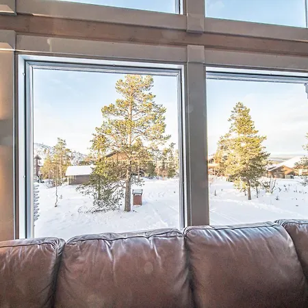 Levillas Kinnastie 33 *